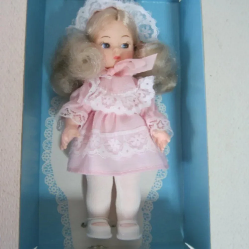 Playmates Toys tiara dolls
